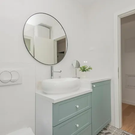 شقة Lovely In With House Sea View