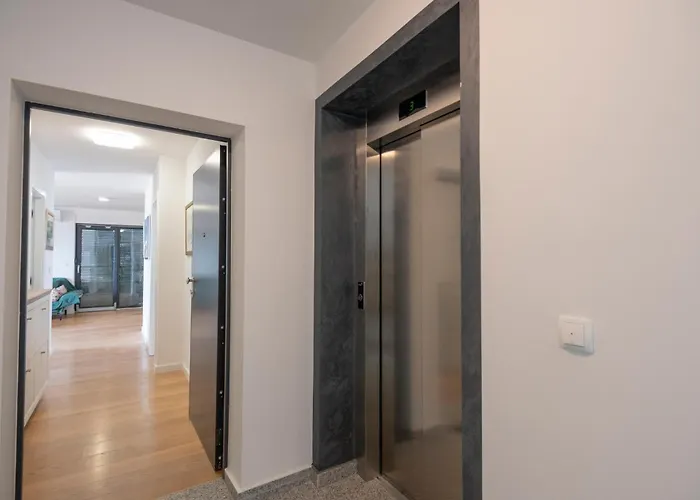 2 Bedroom Cozy In