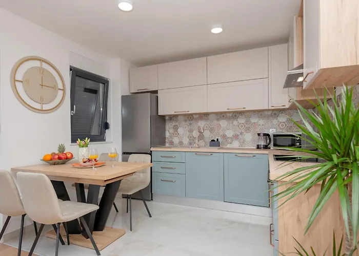 2 Bedroom Cozy In *